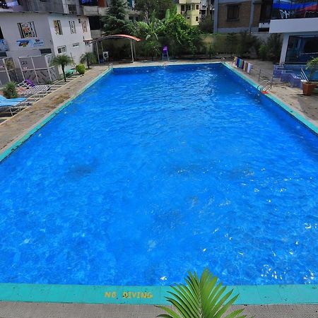 Oyo 591 Hotel Blue Moon Dharampur Eksteriør bilde