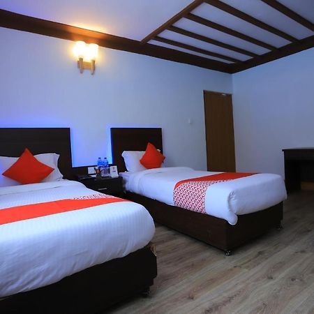 Oyo 591 Hotel Blue Moon Dharampur Eksteriør bilde