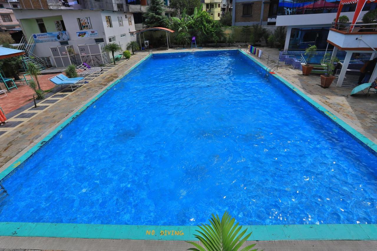 Oyo 591 Hotel Blue Moon Dharampur Eksteriør bilde