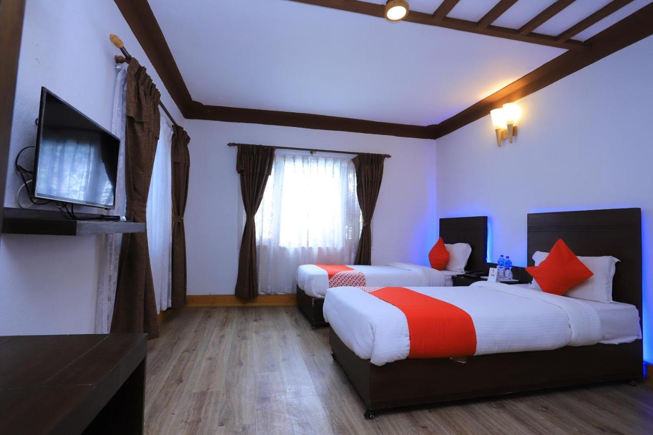 Oyo 591 Hotel Blue Moon Dharampur Eksteriør bilde