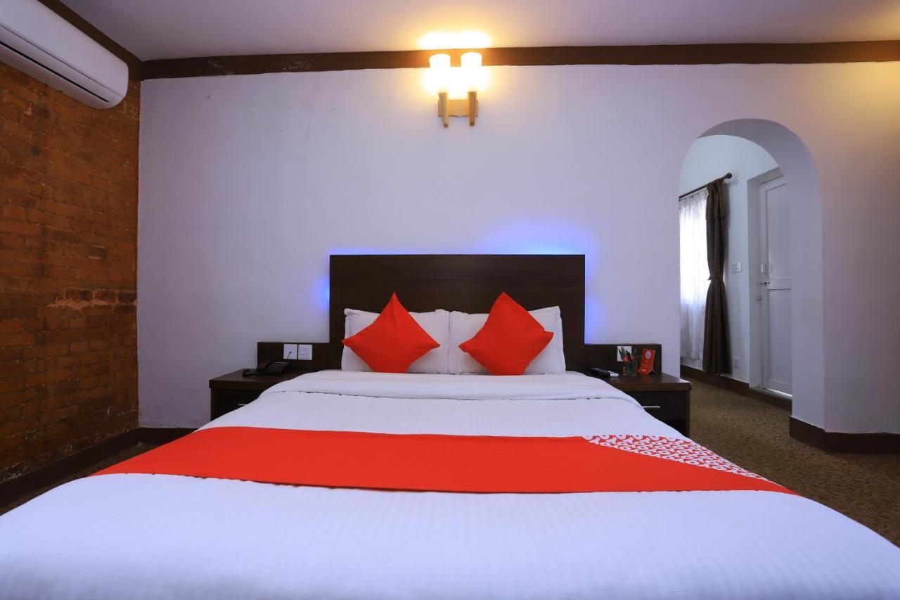 Oyo 591 Hotel Blue Moon Dharampur Eksteriør bilde