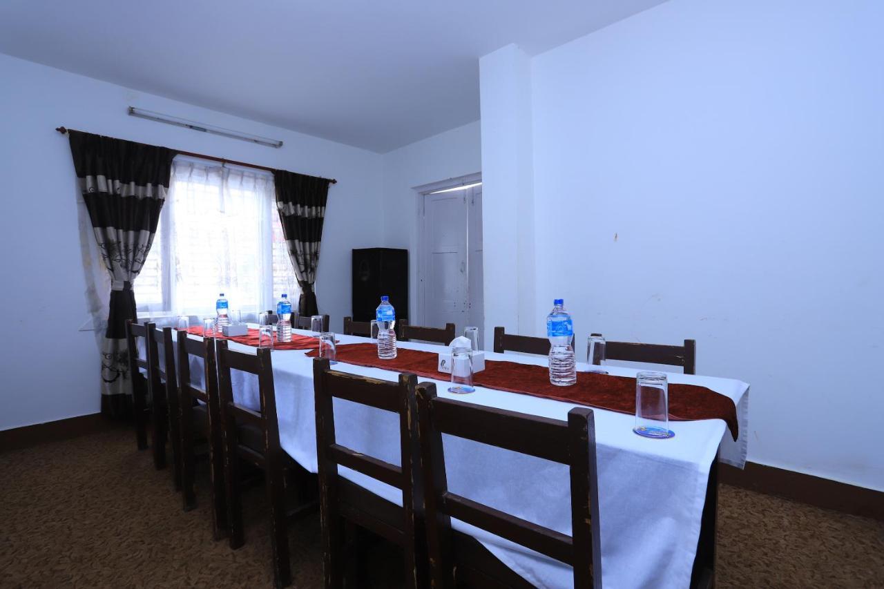 Oyo 591 Hotel Blue Moon Dharampur Eksteriør bilde