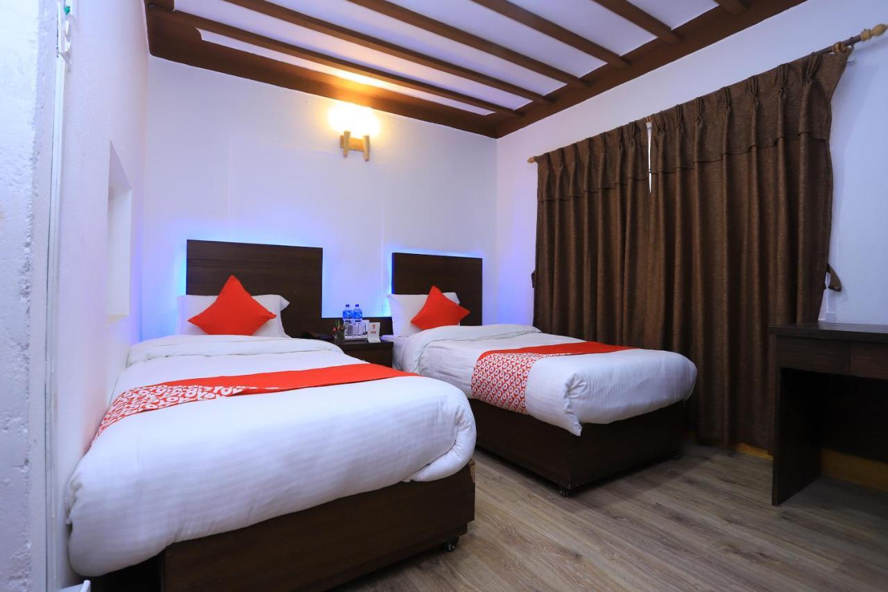 Oyo 591 Hotel Blue Moon Dharampur Eksteriør bilde
