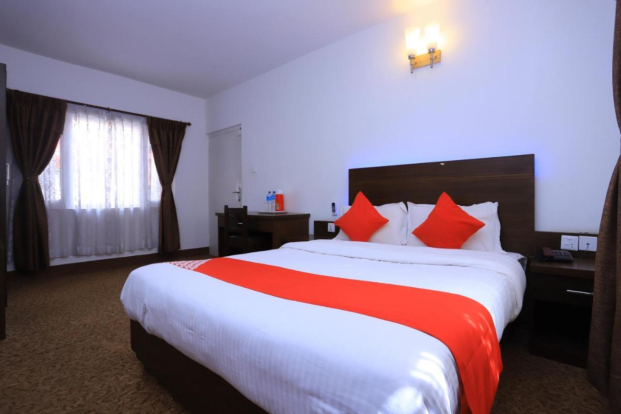 Oyo 591 Hotel Blue Moon Dharampur Eksteriør bilde