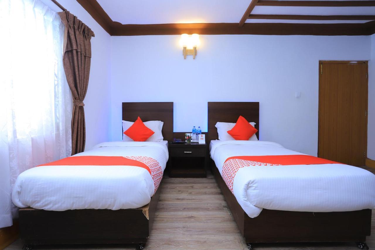Oyo 591 Hotel Blue Moon Dharampur Eksteriør bilde