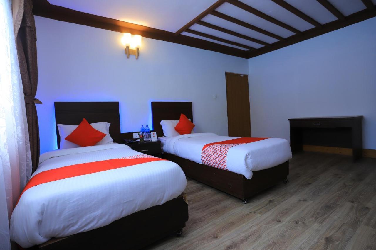 Oyo 591 Hotel Blue Moon Dharampur Eksteriør bilde