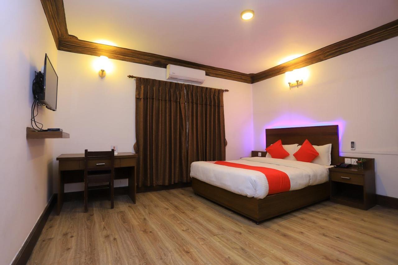 Oyo 591 Hotel Blue Moon Dharampur Eksteriør bilde