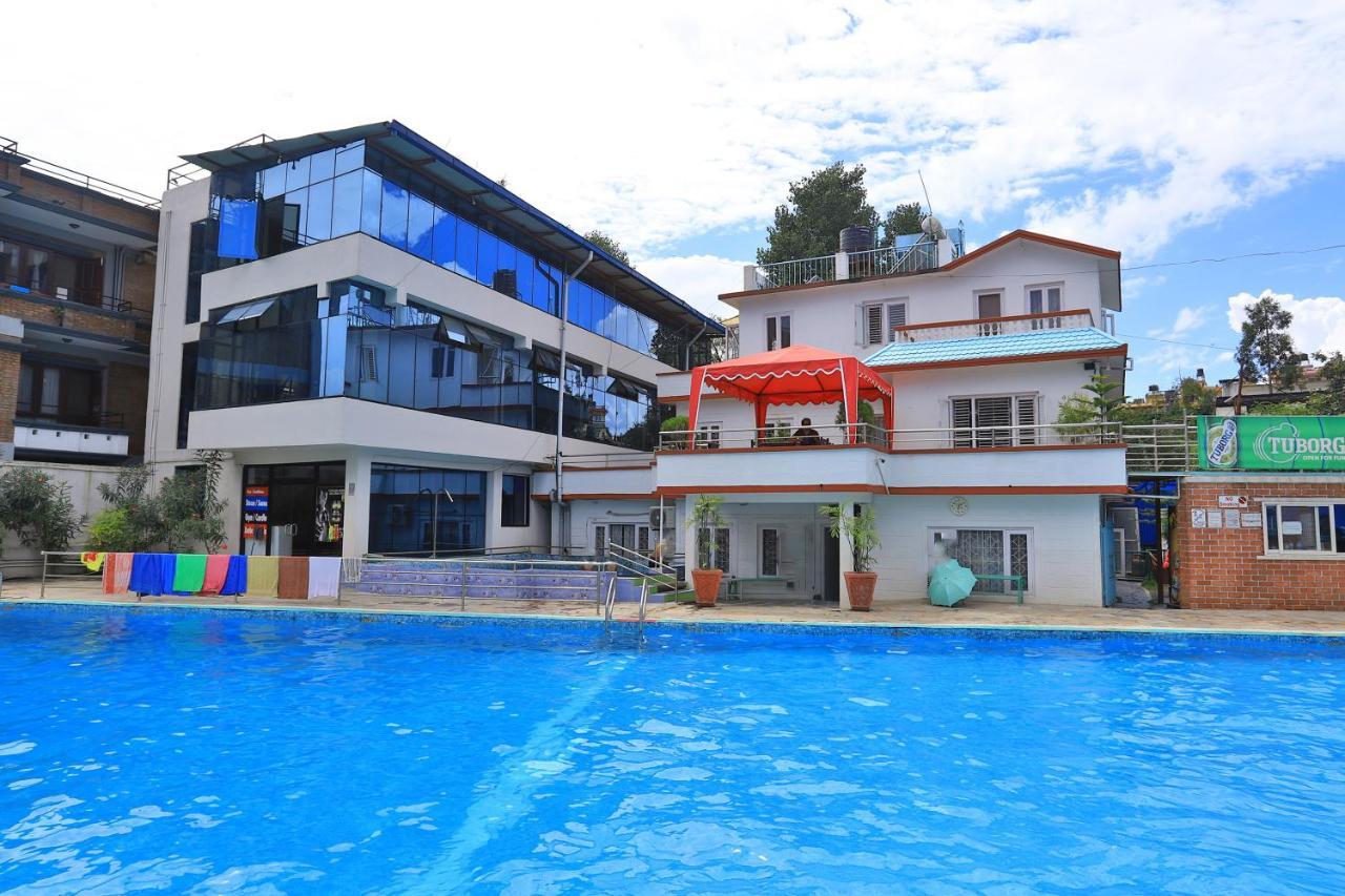 Oyo 591 Hotel Blue Moon Dharampur Eksteriør bilde