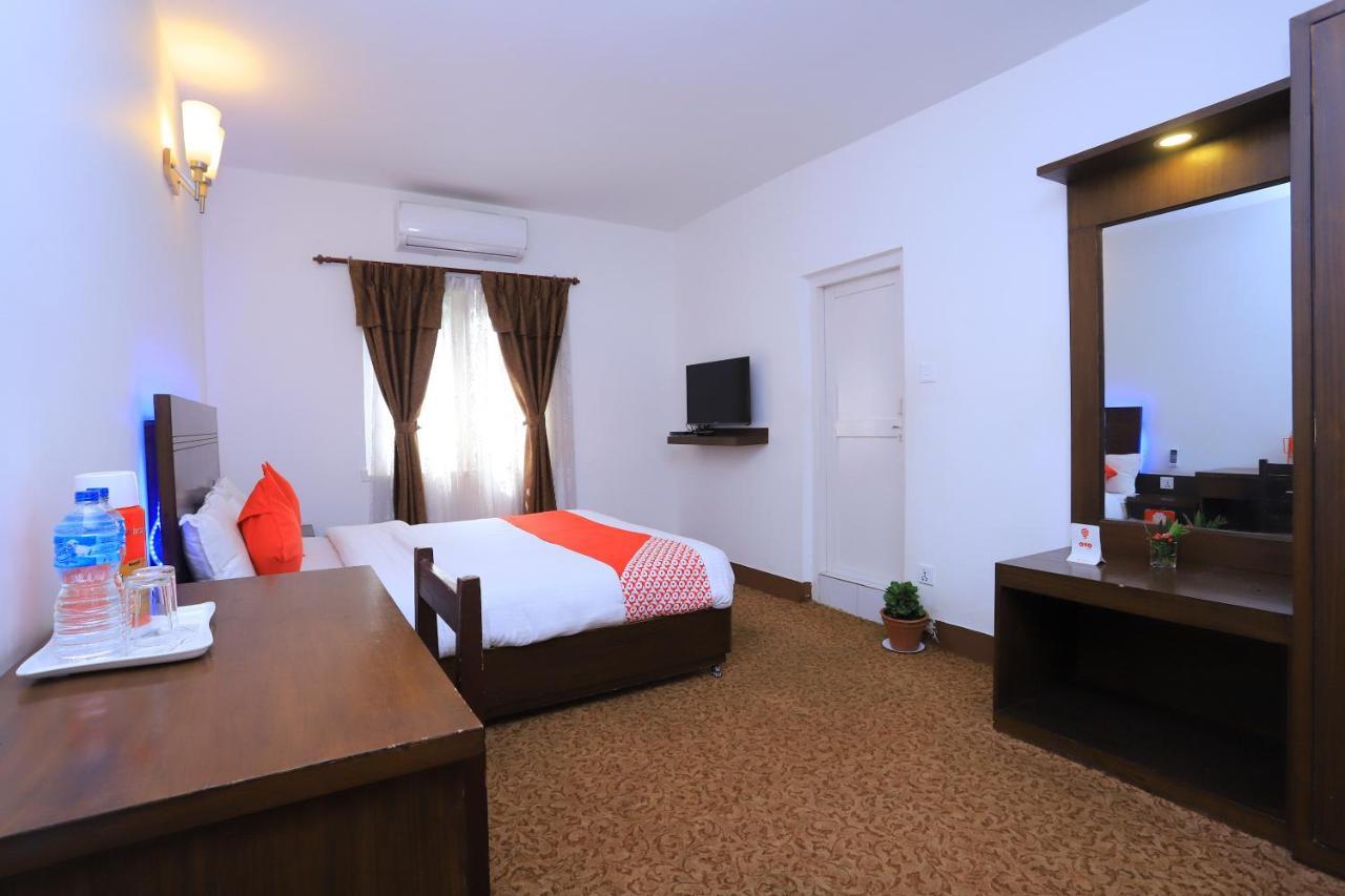 Oyo 591 Hotel Blue Moon Dharampur Eksteriør bilde