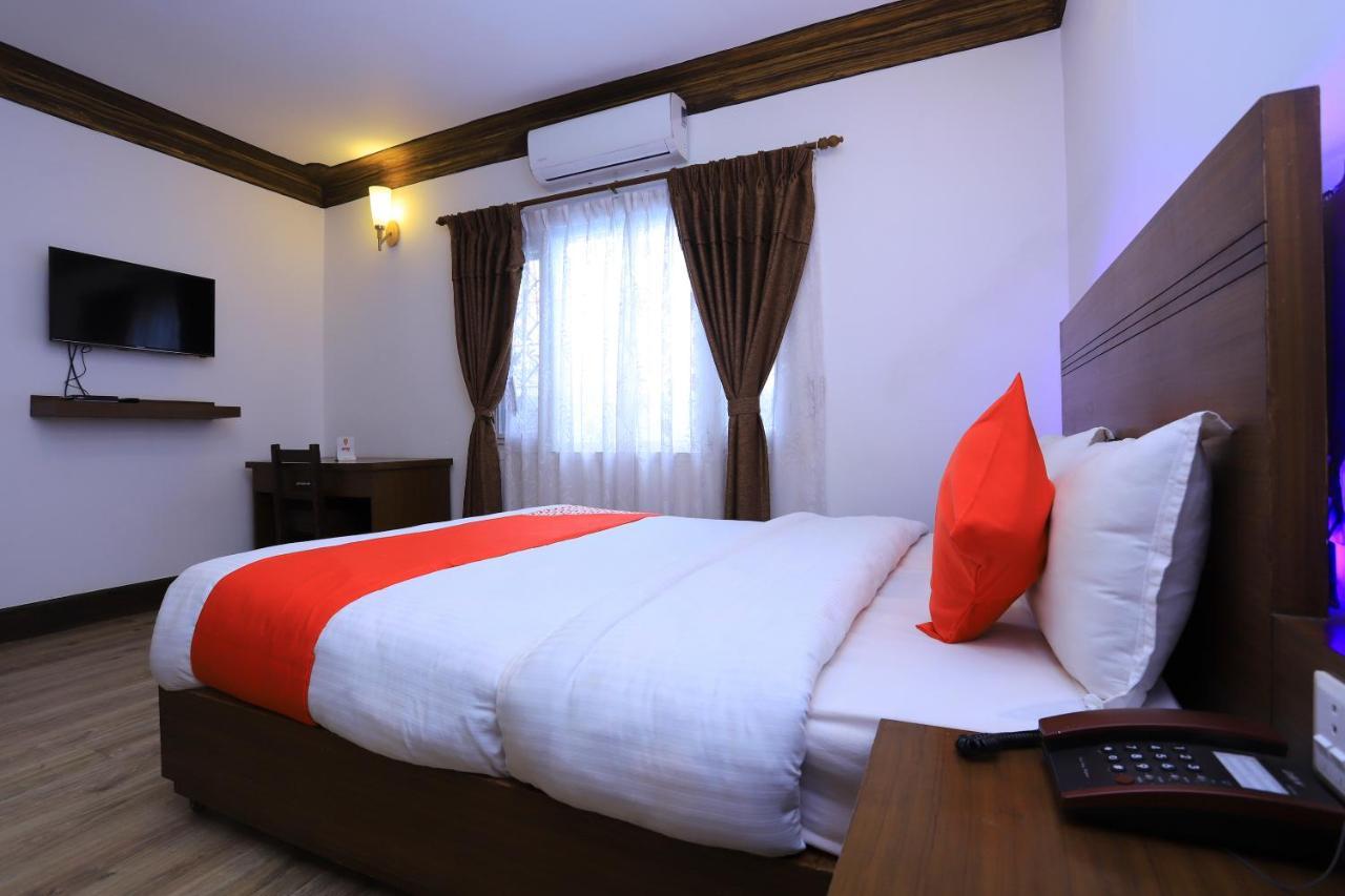 Oyo 591 Hotel Blue Moon Dharampur Eksteriør bilde