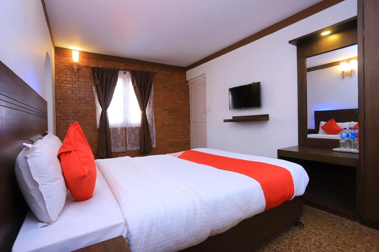 Oyo 591 Hotel Blue Moon Dharampur Eksteriør bilde