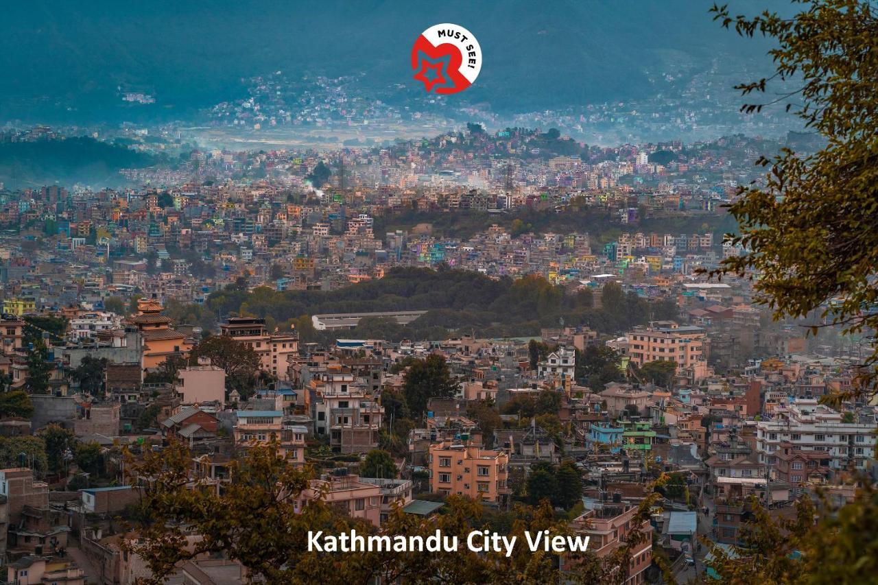 Oyo 591 Hotel Blue Moon Dharampur Eksteriør bilde